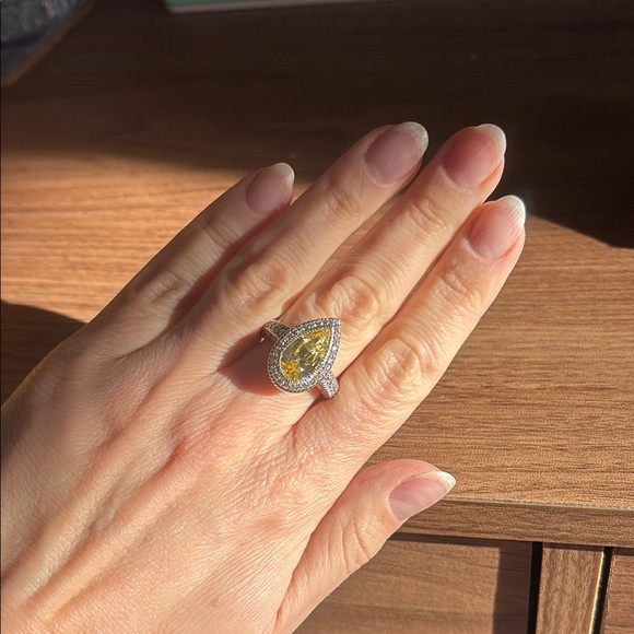 Judith Ripka yellow stone cocktail ring - Picture 12 of 13